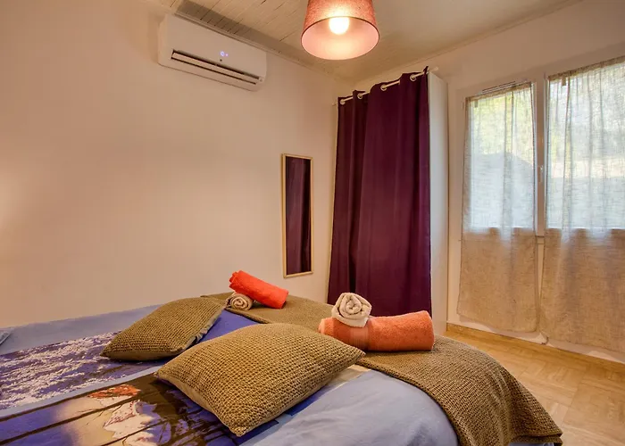 Maison, Piscine, Calme, Grand Jardin,